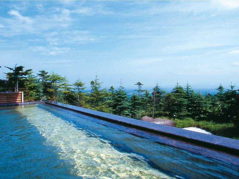 【男性露天風呂】津軽平野と日本海の雄大で美しい景色を一望（春季～夏季）