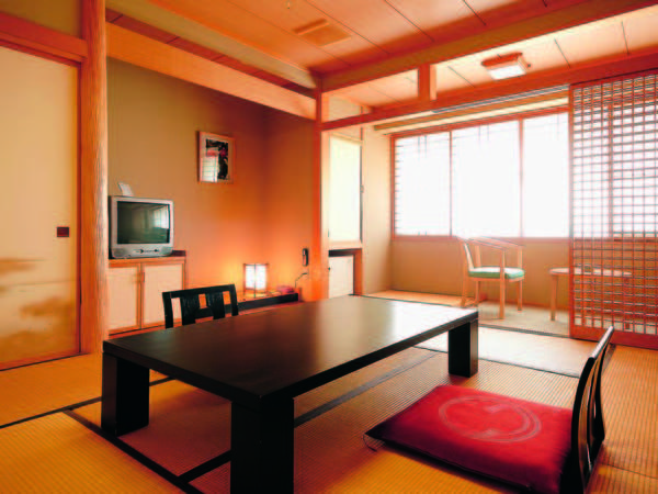 【客室/例】10畳+広縁付の広々和室でくつろぐひと時
