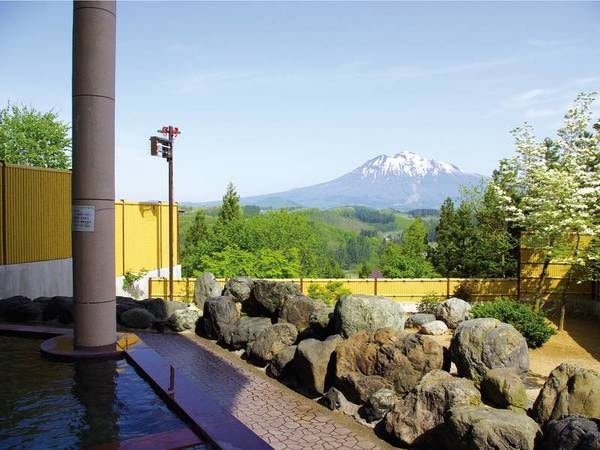 【露天風呂】“津軽富士”と呼ばれる岩木山の雄大な姿を一望！