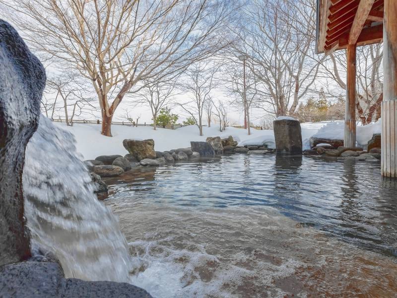 【露天風呂】風情ある雪見露天風呂