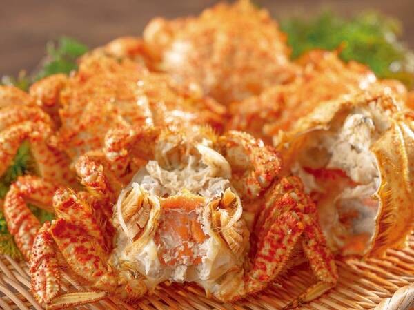 【夕食ビュッフェ】4～6月は桜蟹と郷土料理の春ビュッフェ