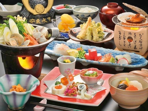 【夕食一例】旬食材を使用したお料理で春夏秋冬、季節感たっぷりの海の幸と山名の幸を