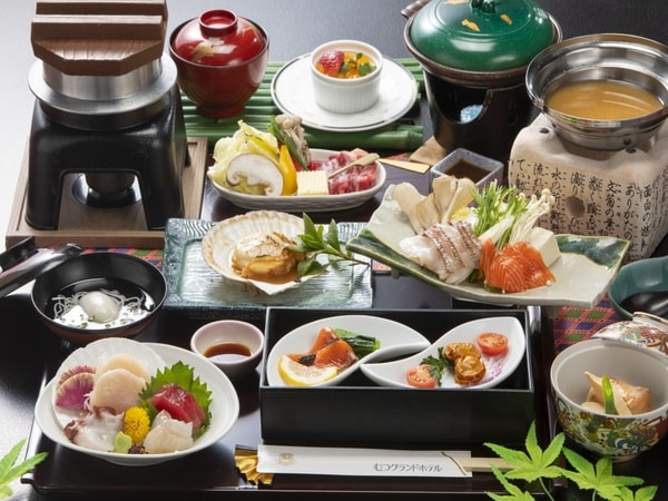 ホテル特製の旬の食材を使った御膳【下北の幸】/例
