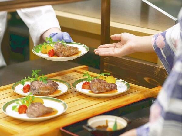 好きなものを好きなだけ楽しめるバイキング　※料理イメージ