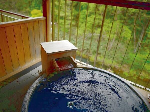 [和モダン/例]　プライベート空間で贅沢かけ流しの湯が愉しめる