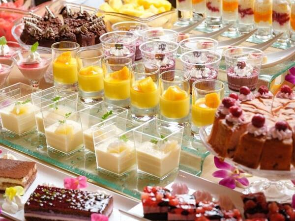 【夕食/例】バイキングではスイーツも充実♪