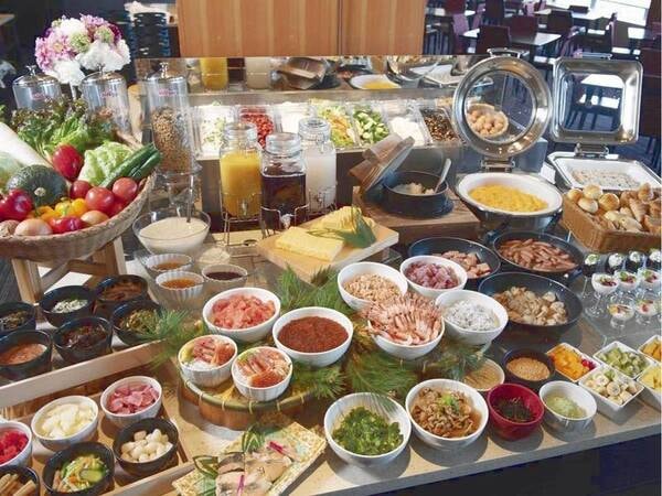【朝食ビュッフェ/例】卵料理が充実♪ライブキッチンではスクランブルエッグ、海鮮オムレツ、目玉焼き !出来立てをどうぞ♪