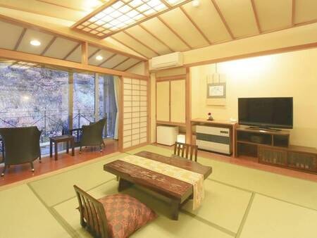 【客室一例】特別室…和室とベッドルームを備えた、広々贅沢な空間