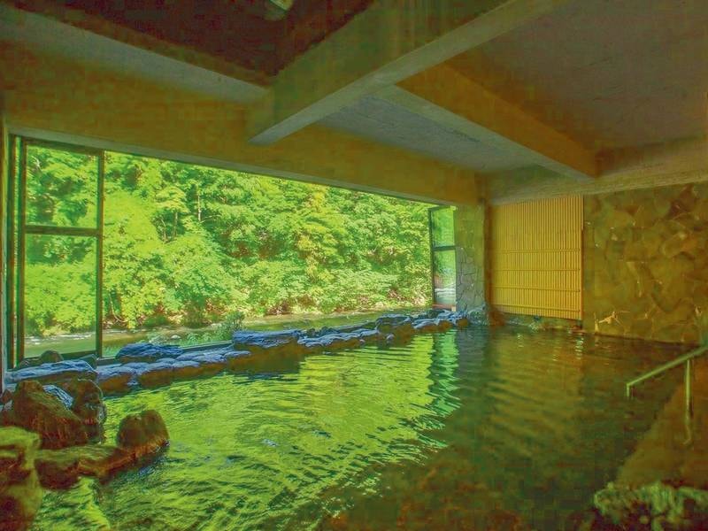 豊沢の湯　窓からの景色は絵画のよう