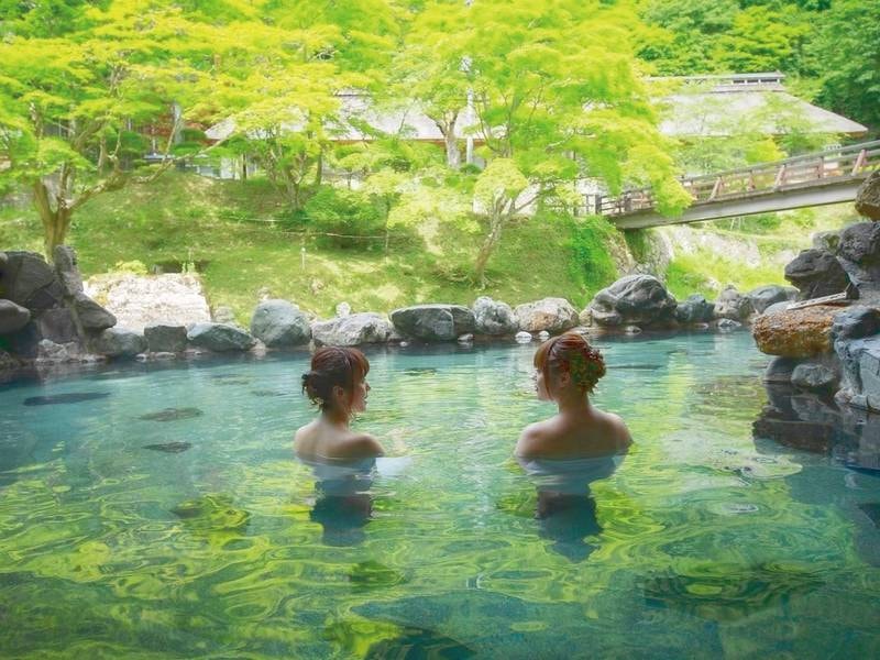 大沢の湯　新緑の時季