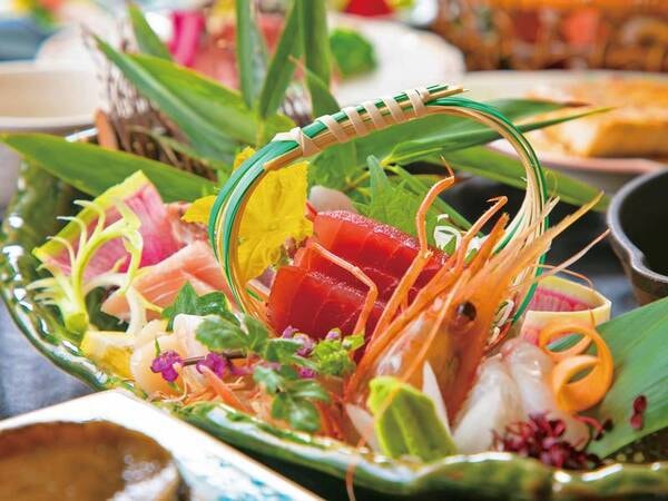 【夕食一例】新鮮なお造り！季節ごとに旬のお魚をお届け※イメージ