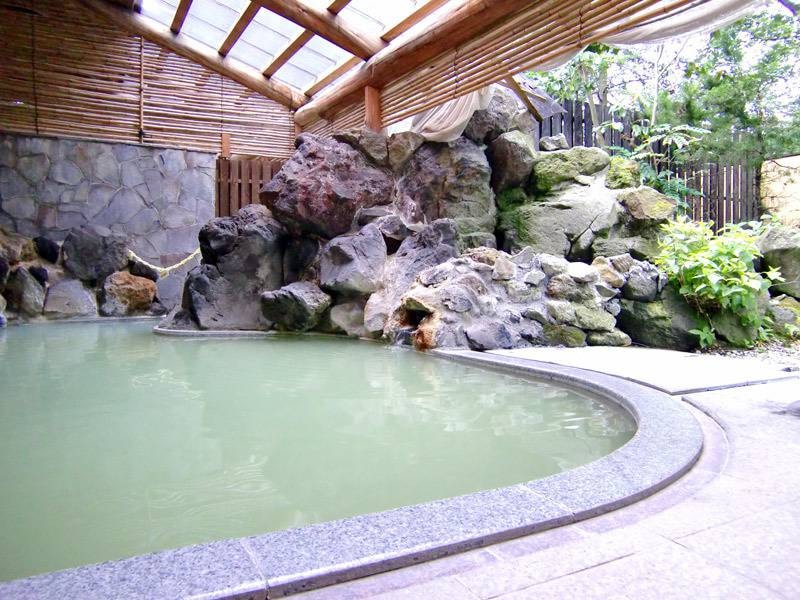 *【露天風呂（一例）】古くから東北の湯治場として有名な鳴子温泉郷。
