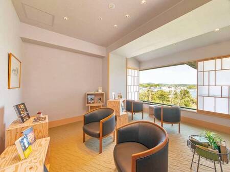 【デラックスツイン/LW5階】ちょっとおこもりしたくなる「プライベートライブラリー」完備