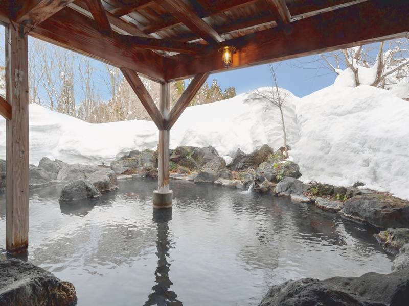 【露天風呂「涌寿の湯」】雪見露天風呂