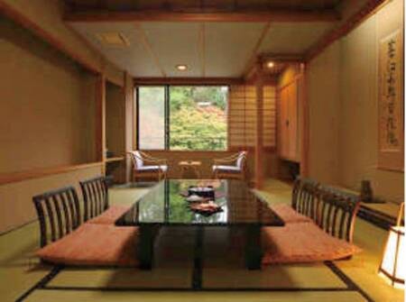 ＜2名専用＞【客室】スーペリア　バス付きで庭園の景観が楽しめるワンランクアップの客室タイプ