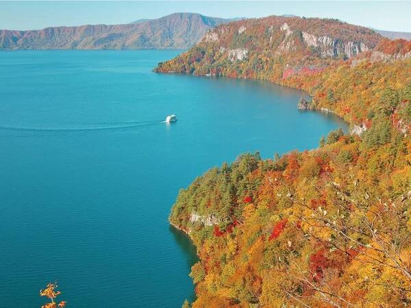 【周辺観光】遊覧船で十和田湖畔を周遊