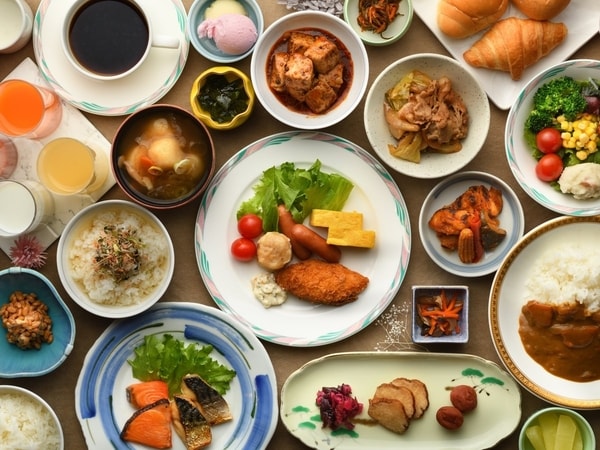 【ご朝食】 バイキング をご用意。 ※状況により、和食セットメニューになる場合がございます。