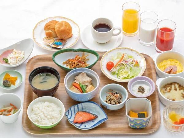 【朝食】小鉢バイキングスタイルでドリンクからデザートまで約30品を日替わりでご用意