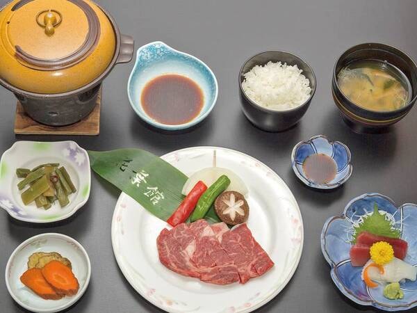 【国産牛陶板焼き定食/例】リーズナブルに国産牛をいただける!