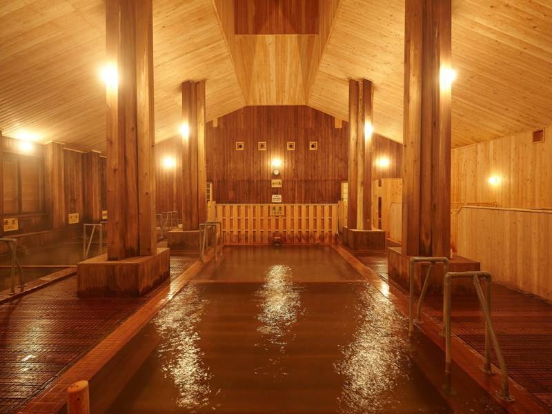 大浴場　自慢の大浴場はすべて木造となっております。