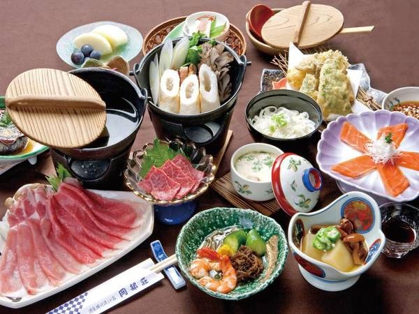 【贅沢郷土味覚膳「松」コース/例】地元秋田の山の幸、海の幸。厳選された鹿角の幸を加えた田舎料理はお客様に大変ご好評です。