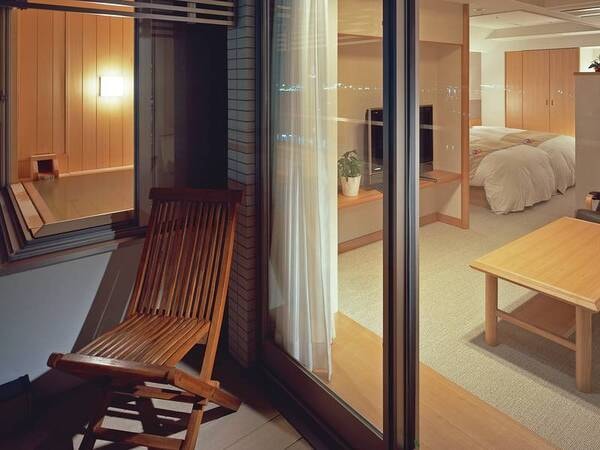 【客室一例】洋室（禁煙）檜風呂や木目家具、白を基調とした落ち着いた室内でごゆっくりお過ごしくださいませ