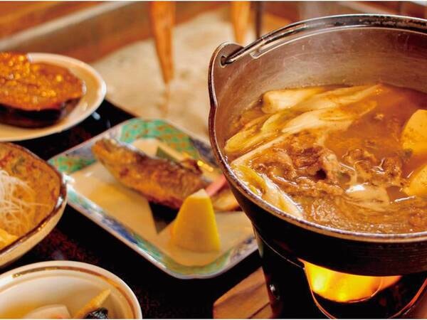 【夕食/例】熊鍋＆鹿肉の陶板焼き