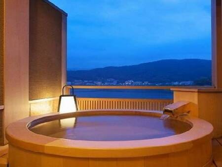 富士河口湖温泉 花水庭 おおやの パパ ママ安心 赤ちゃんにっこり 初めての旅行満喫 30 250円 河口湖を一望する檜造りの露天風呂付和室 ゆこゆこ