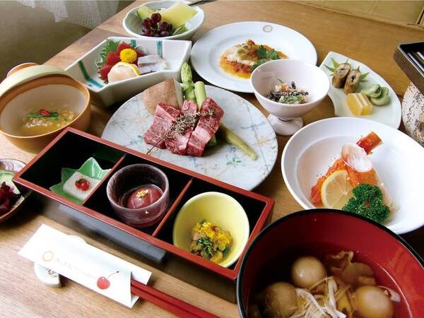 【山形牛付き四季御膳/例】山形牛の陶板焼きをメインに、旬の食材を使用したちょっと贅沢な四季御膳