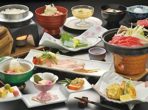 【山形牛料理会席/例】山形牛をしゃぶしゃぶ・すき焼きから選べる!旬の地元食材を使用した料理長こだわりの会席※写真はすき焼き/例