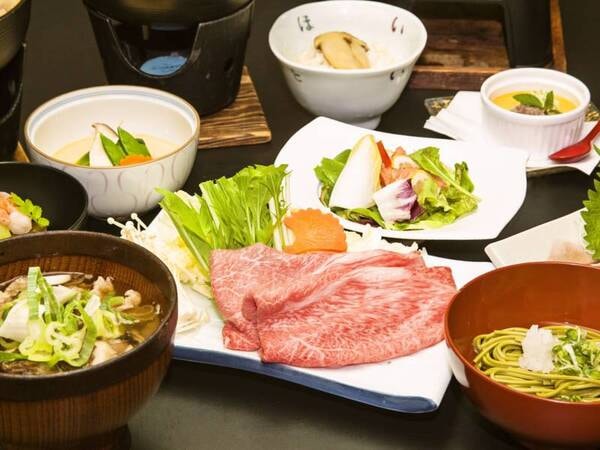 山形牛のしゃぶしゃぶと山形名物芋煮を堪能!/写真一例