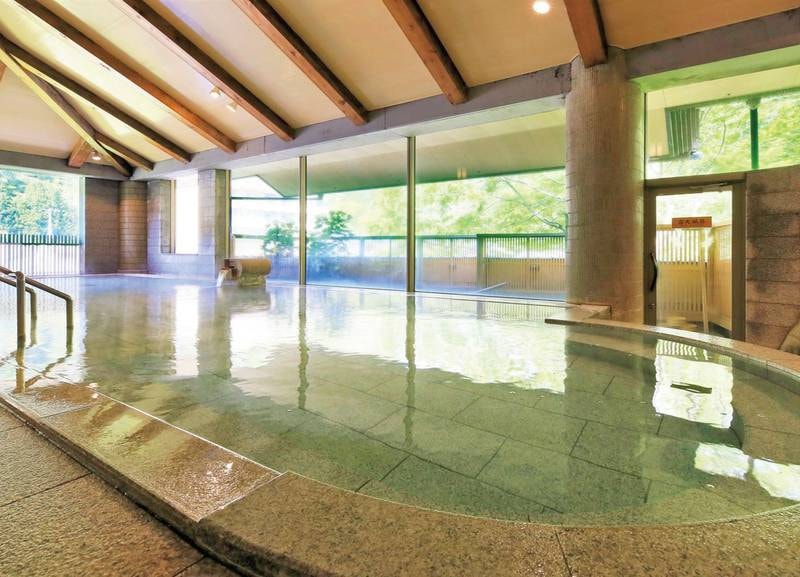 【大浴場】広々とした大浴場が特徴の3階『楽水』
