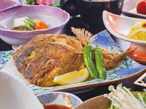 【庄内名物和会席膳/例】名物の鯛のかぶと揚げ