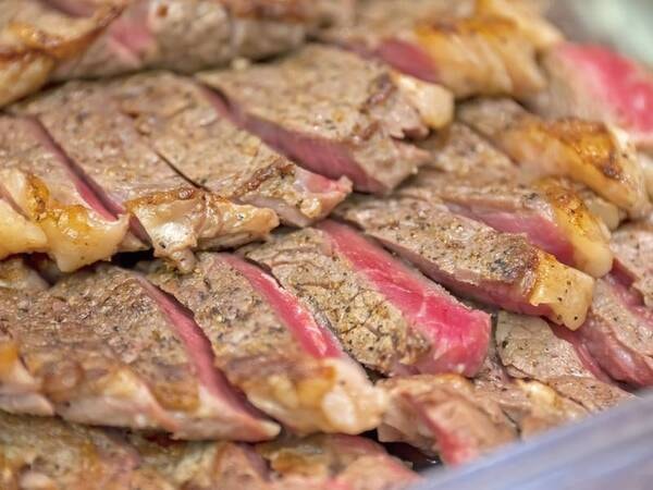 【夕食バイキング/例】牛ステーキも食べ放題