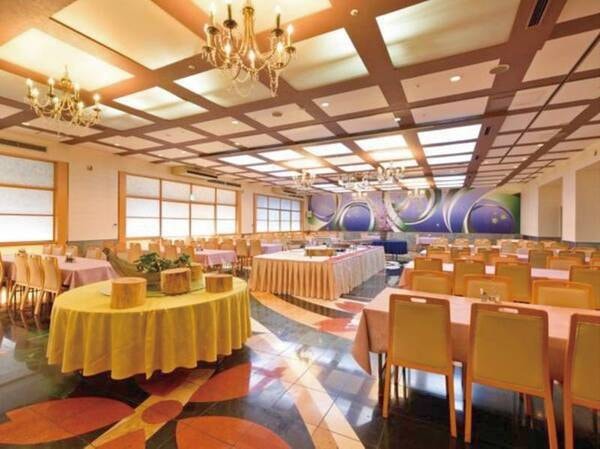 【朝食会場】広々とした会場