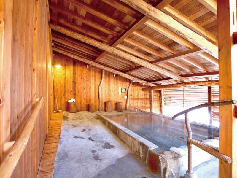 【わたり湯・女性半露天風呂】2020年5月オープンした女性専用の〈半露天風呂〉