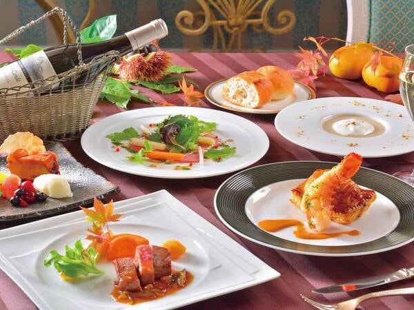【季節の西洋料理コース/例】洋食のフルコースをメインダイニング「ファムネット」で満喫！