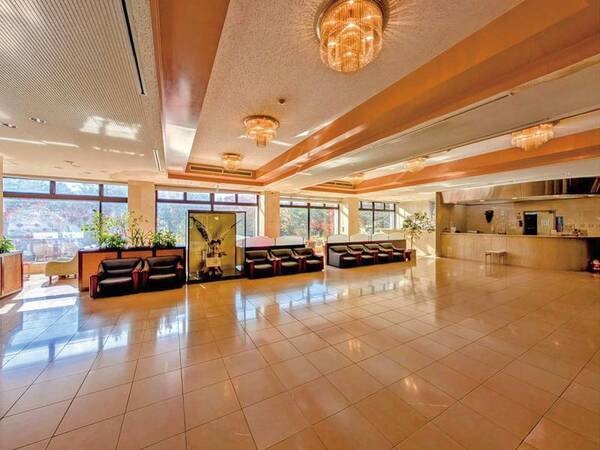 広々としたロビー