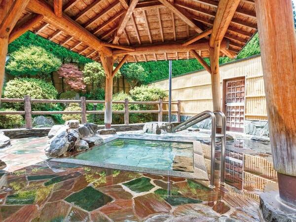 【いざなぎの湯】 全国でも少ないラジウム泉は無色透明で神経痛や通風に効果が高く、特に腎機能の改善に大きな効果があると言われている
