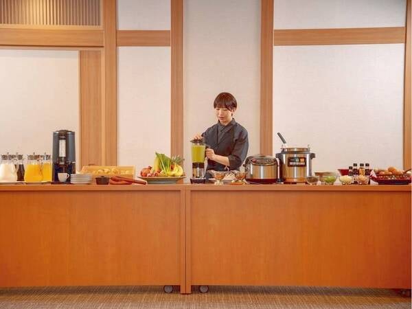 アラカルトコーナー/スムージーやパン、フルーツなどご用意。お好みのものをどうぞ(イメージ)