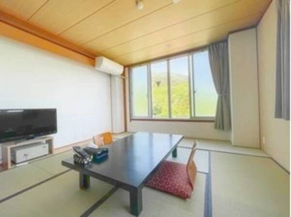 筑波山と自然を望む和室10畳