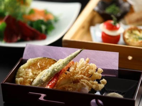 りんごで育った信州牛のすき焼き御膳（一例）/旬の天ぷらをお楽しみください