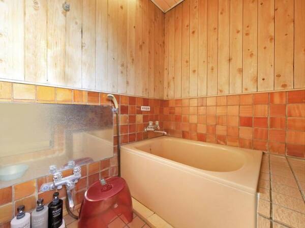 【本館特別和室（10畳+9畳+広縁）/客室風呂例】お部屋のお風呂でも温泉をお愉しみいただけます