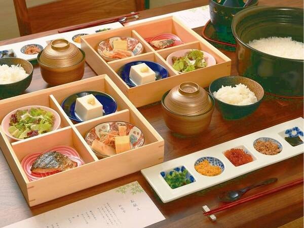 【朝食/例】山梨の食材を使った健康和朝食をご用意