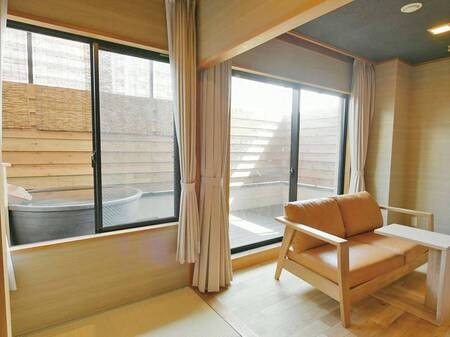 Dタイプ露天風呂付和モダン/例
※客室の露天風呂は温泉ではありません。