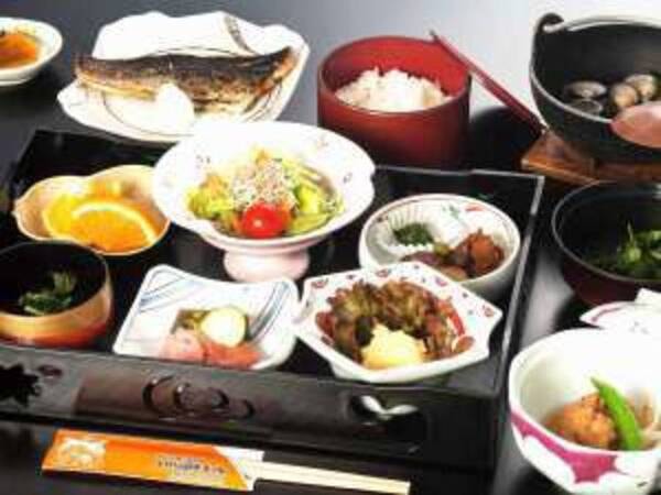 バランスを考えた食材を使用した、和御膳/一例