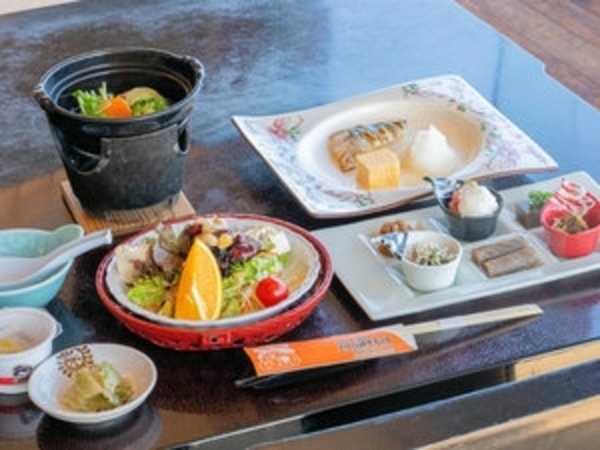 栄養バランスを考えた和食膳です