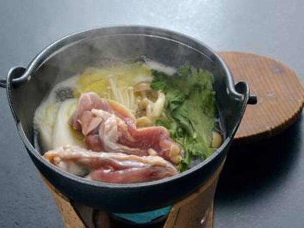 *夕食一例／体の中からじんわりあたたまる、会津地鶏なべ。