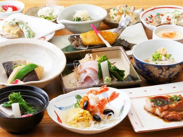 （WEB用画像）*夕食一例／クチコミ好評価☆川魚、肉、野菜と地元の食材中心の手作りの懐石料理をご用意致します。