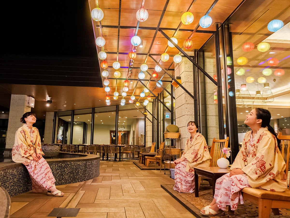 【水盤テラス：足湯（一例）】